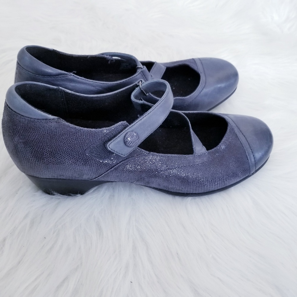 aravon mary jane shoes
